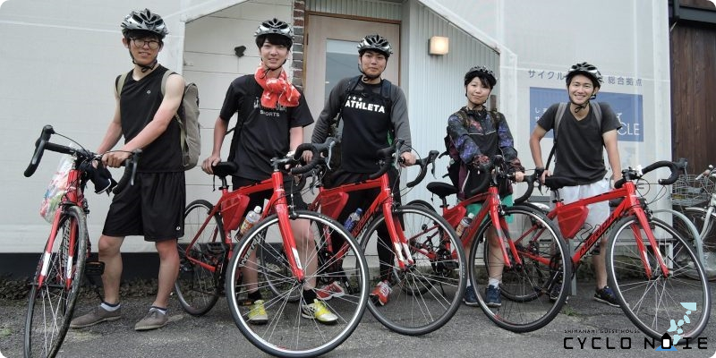 Pictures of rental bike services in the Shimanami Kaido : Red Bicycles are very popular at CYCLONOIE