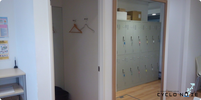 Pictures of rental bike services in the Shimanami Kaido : lockers and shower rooms at GIANT STORE IMABARI