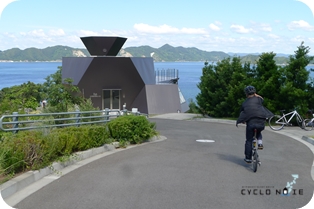 しまなみ海道サイクリング：大三島の伊東豊雄建築ミュージアム