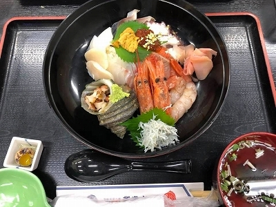 写真：しまなみ海道・今治⇔大島1日サイクリング：能島水軍で海鮮丼ランチ